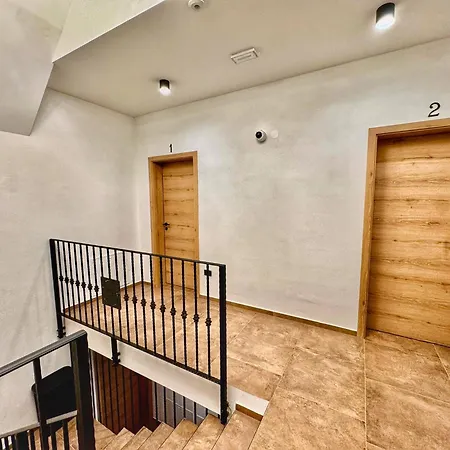 Alpine House Mina - & 招待所