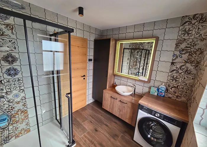 Alpine House Mina - &