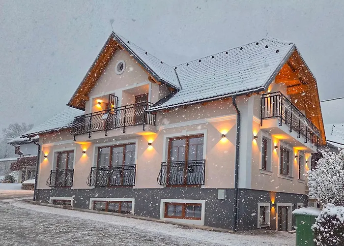 Casa de hóspedes Alpine House Mina - & 3*